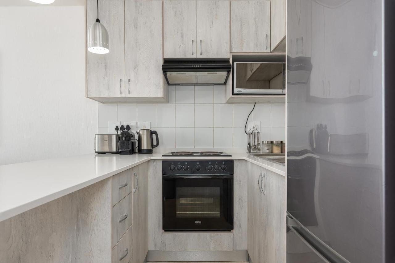 Modern 1 Bedroom In Blouberg Apartment Cape Town