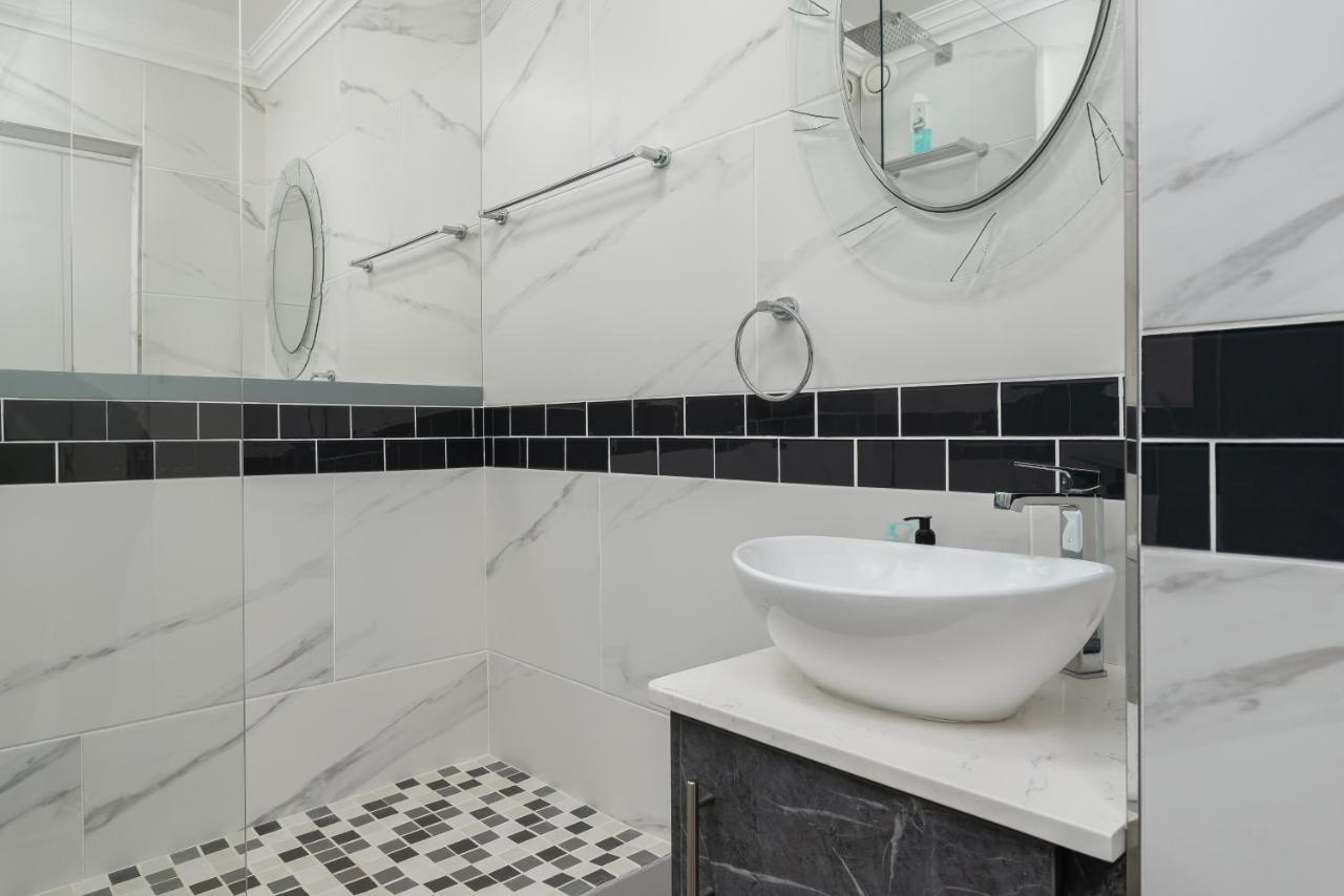 Modern 1 Bedroom In Blouberg Apartment Cape Town
